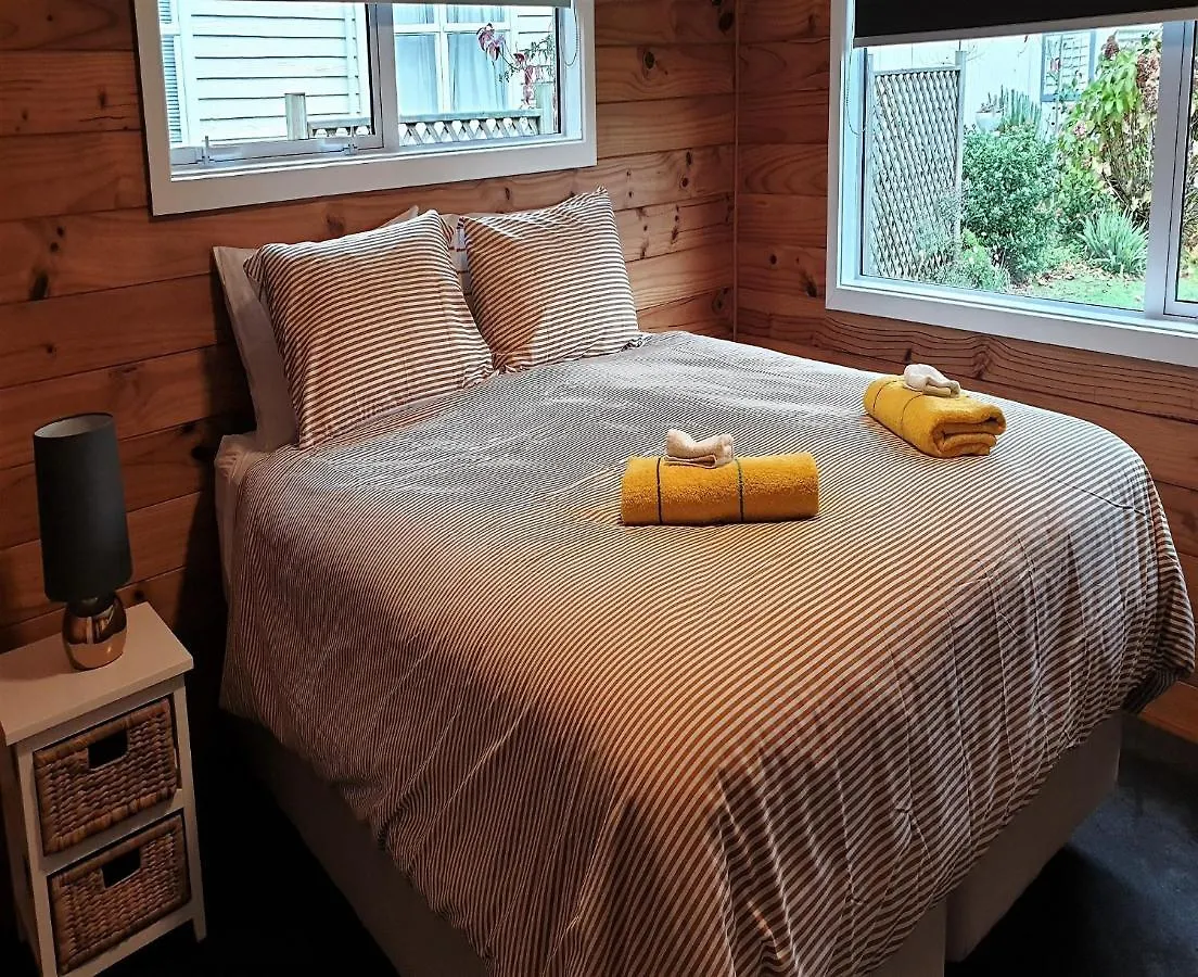Tamaki Lakehouse Villa Rotorua Holiday home
